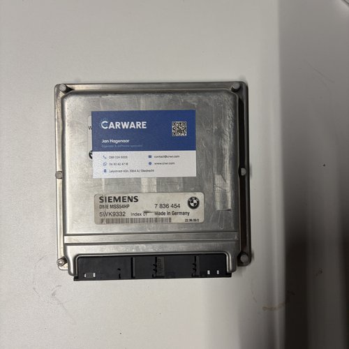 MSS54HP motorcomputer van een BMW E46 M3 op de werkbank bij Carware